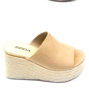 Beige Wedge! Soda size 10